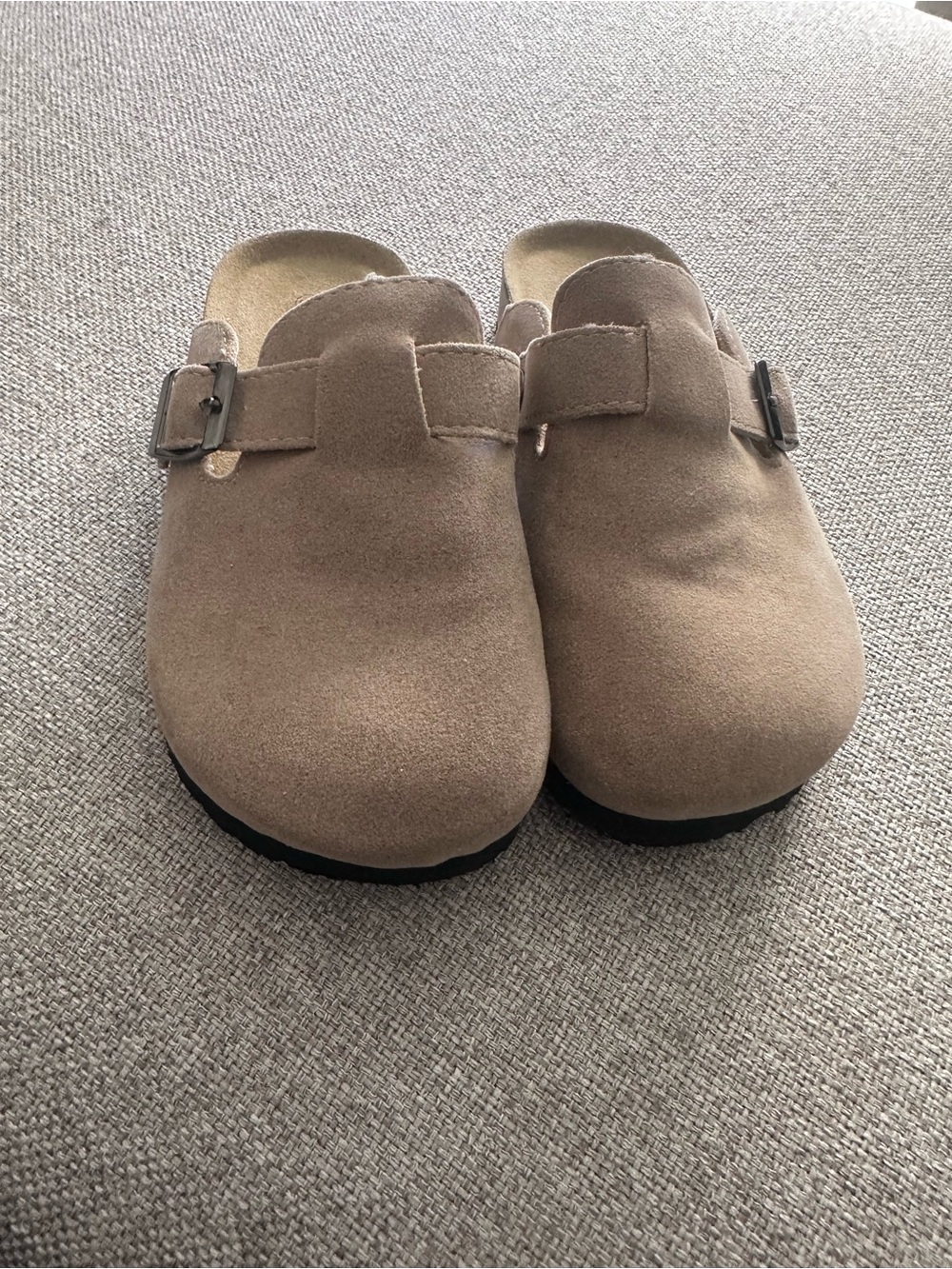 Kids Slip-On Clogs in Taupe